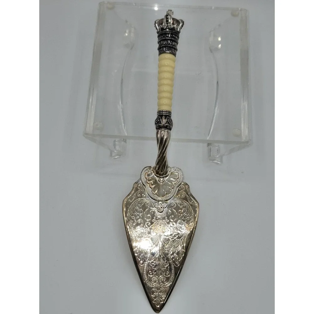 Vintage International Silver Co Silverplate‎ Cake Server Faux Bone Handle